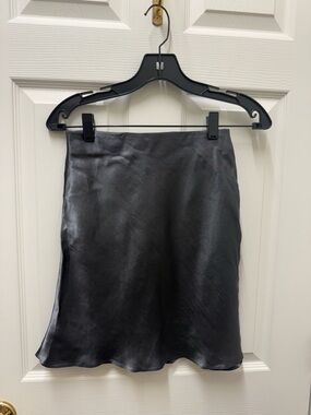 Aritzia babaton slip satin mini skirt